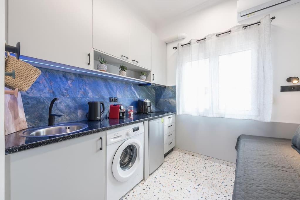 Tiny Apartment Ateny Zewnętrze zdjęcie