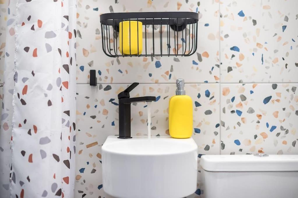 Tiny Apartment Ateny Zewnętrze zdjęcie